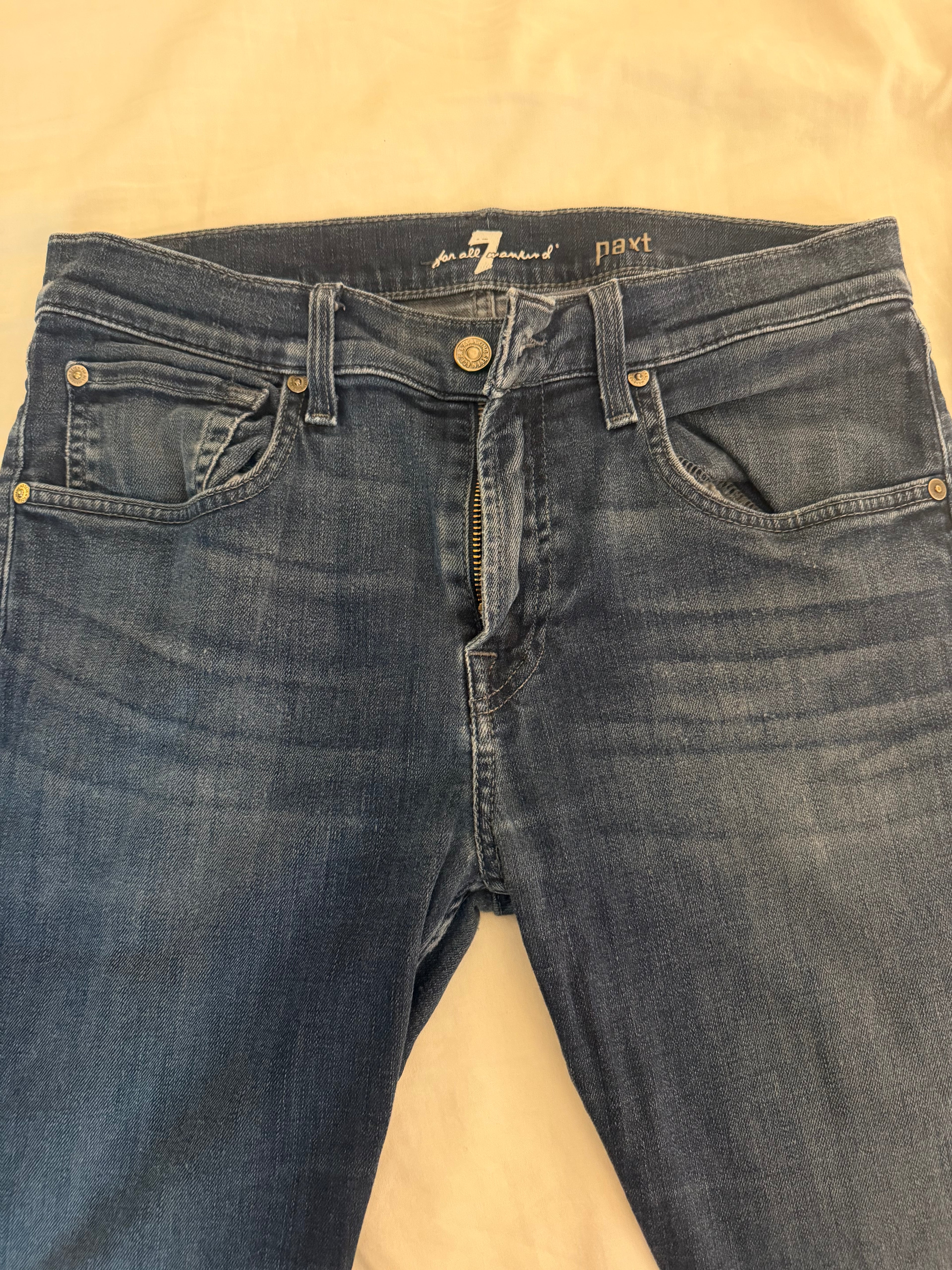 7 For All Mankind Paxtyn Jeans — Faded Blue | 31